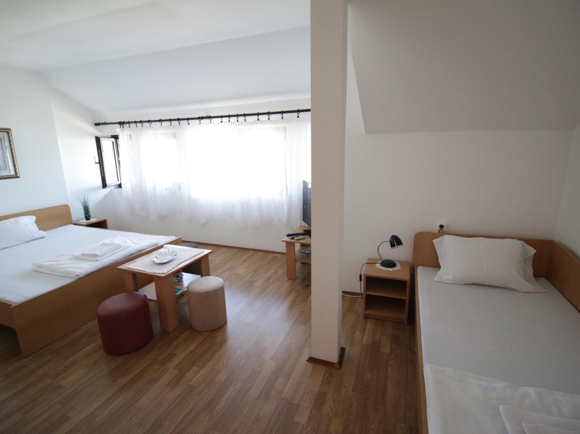 Rooms Jankovic Доньи-Милановац Экстерьер фото